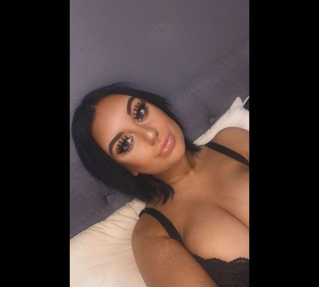 9P Ellise Clarke nude