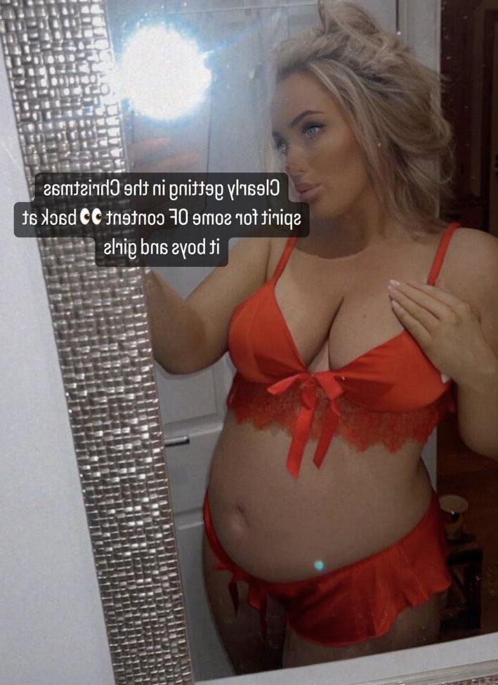25P Caitlin Appleyard nude