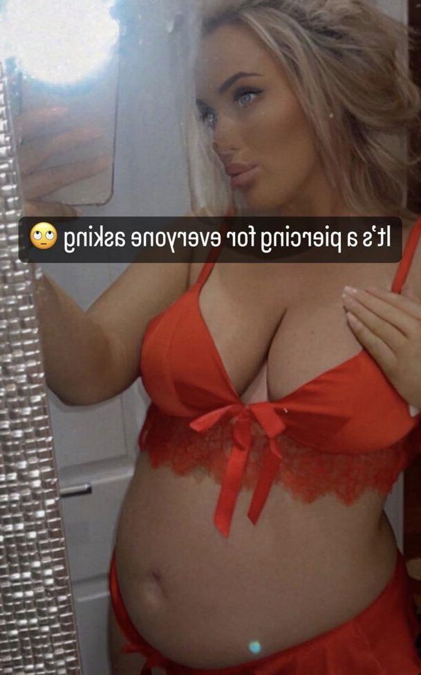 25P Caitlin Appleyard nude