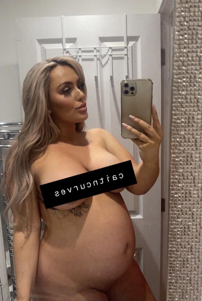 25P Caitlin Appleyard nude