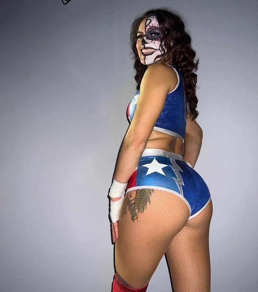 25P Thunder Rosa nude