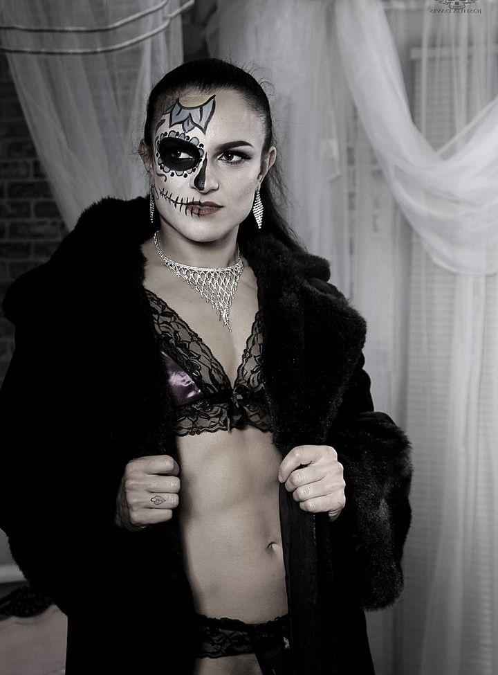 25P Thunder Rosa nude