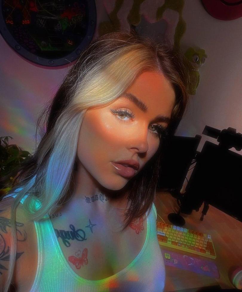 25P Craysounds nude