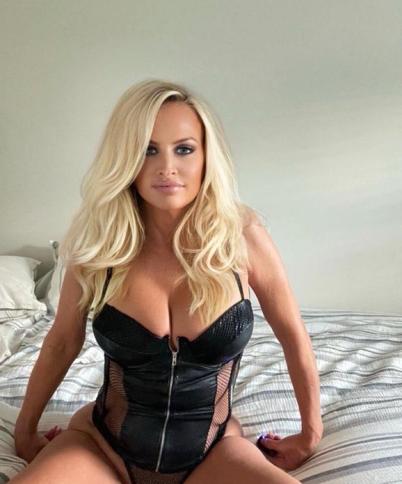 25P AvaLynn Daniels nude