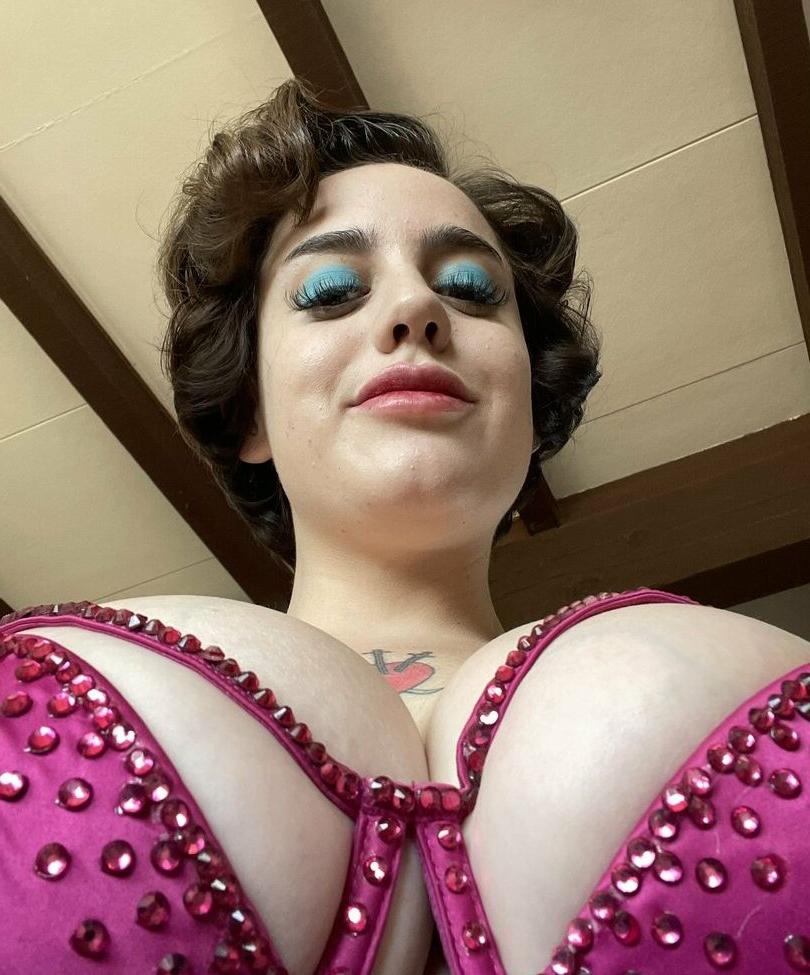15P Ramona Slick nude