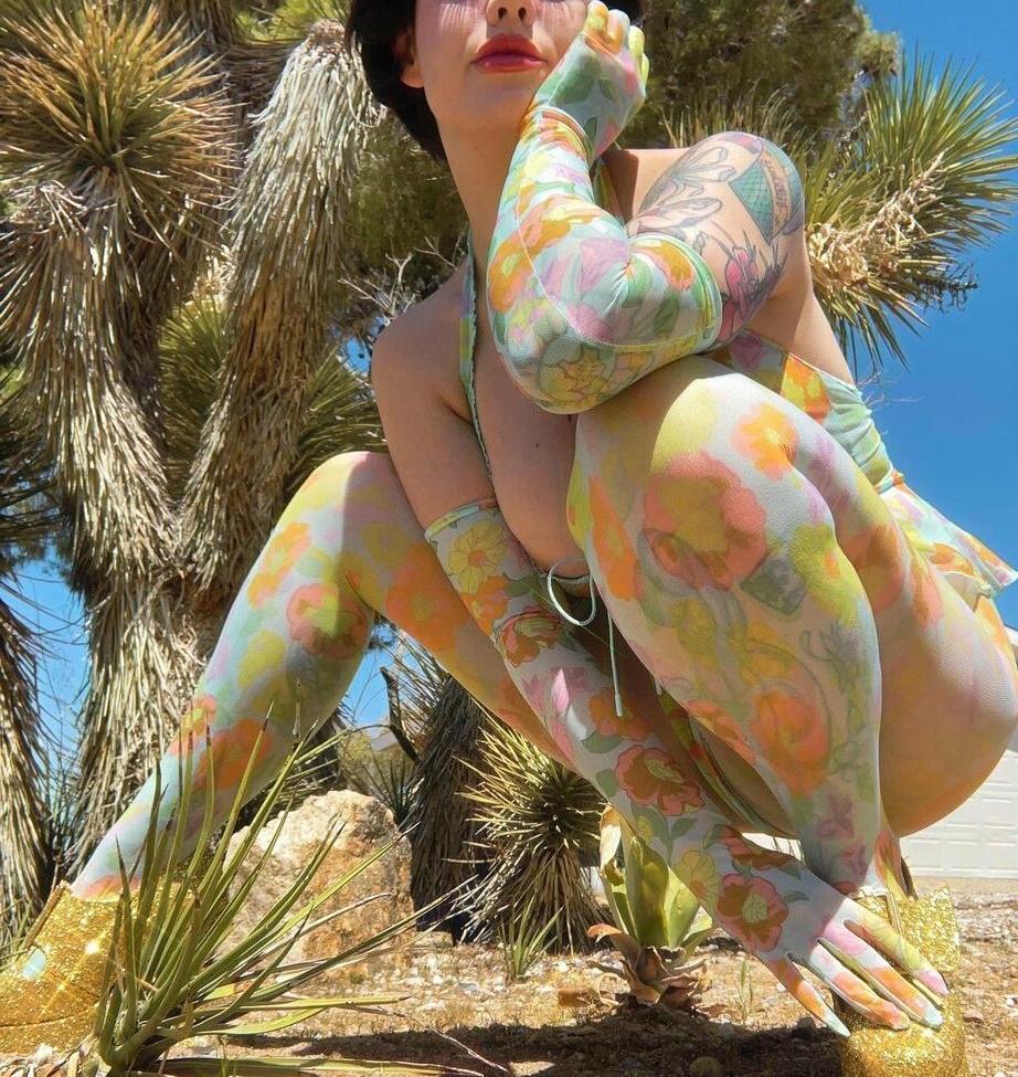 15P Ramona Slick nude