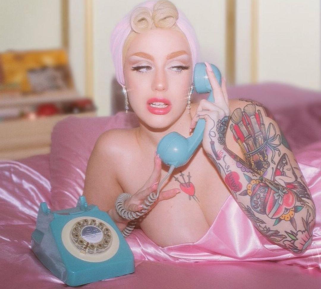 15P Ramona Slick nude