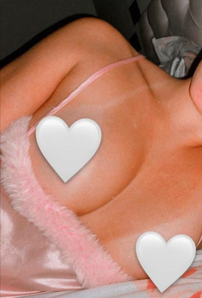 25P Kathleen Gomes nude