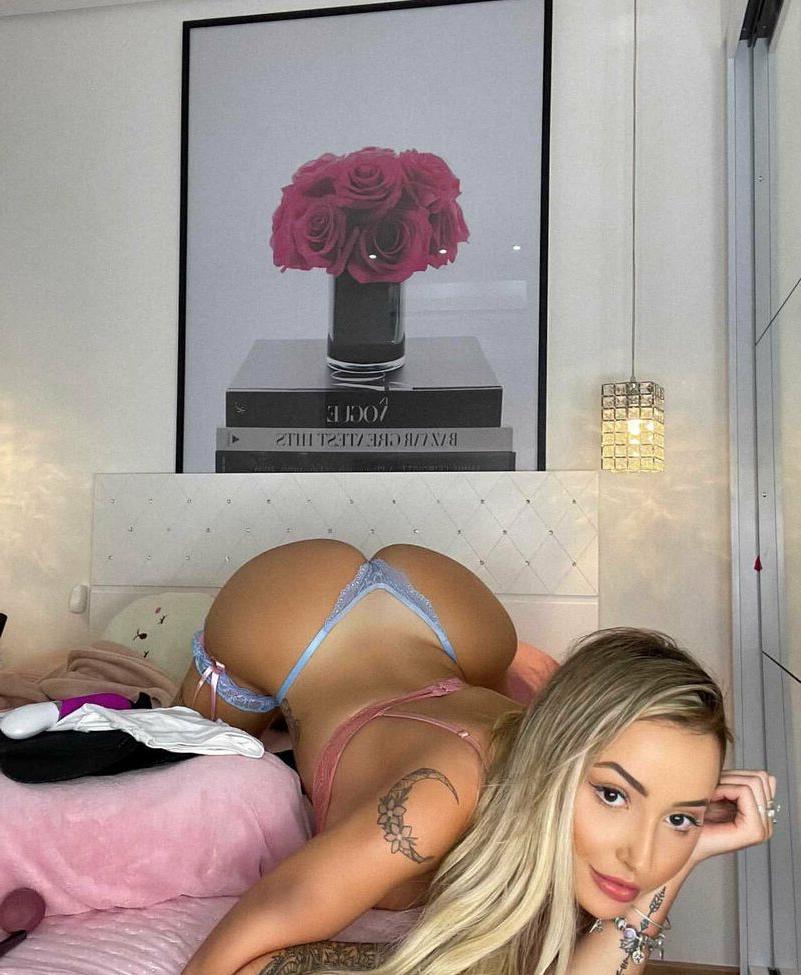 25P Nayara Macedo nude