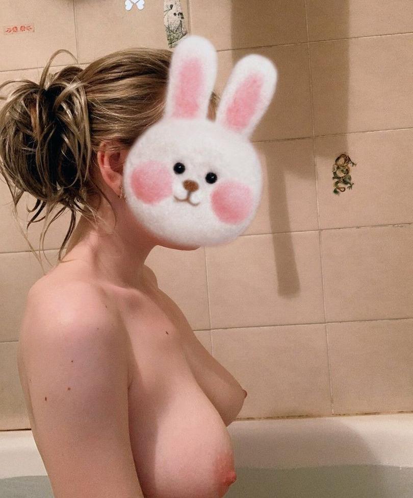 24P Valerycat nude