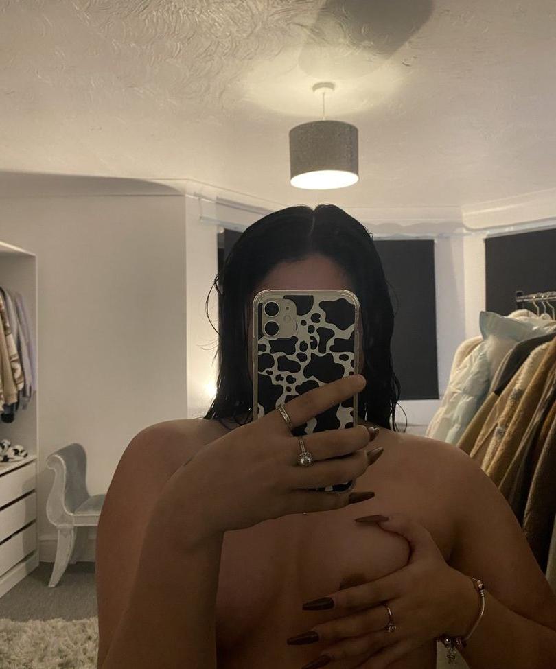 25P Mel Farahmand nude