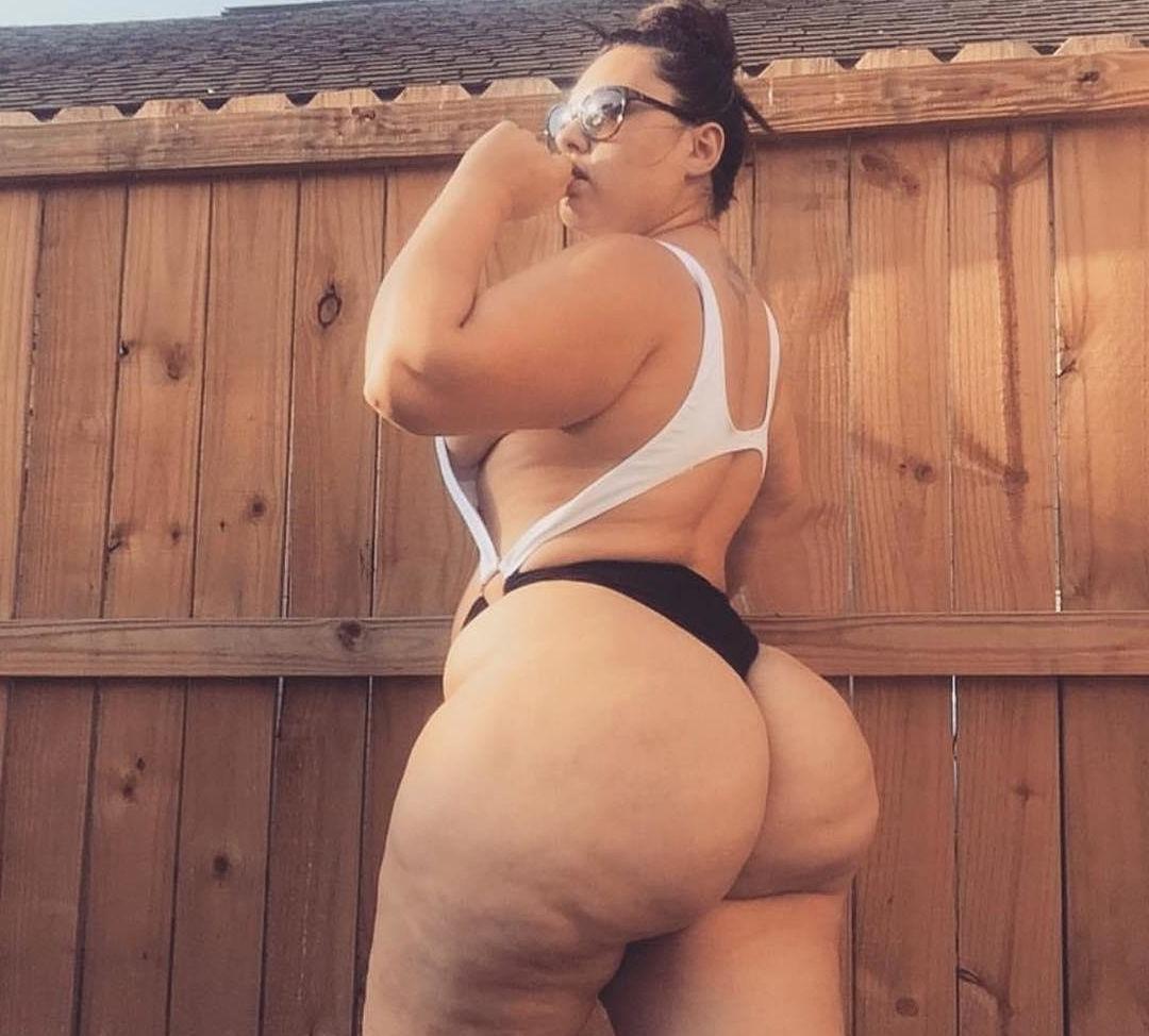 25P Sabella Monize nude