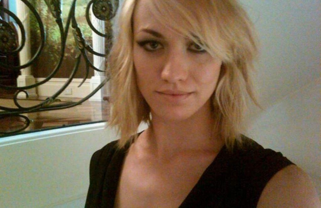 25P Yvonne Strahovski nude