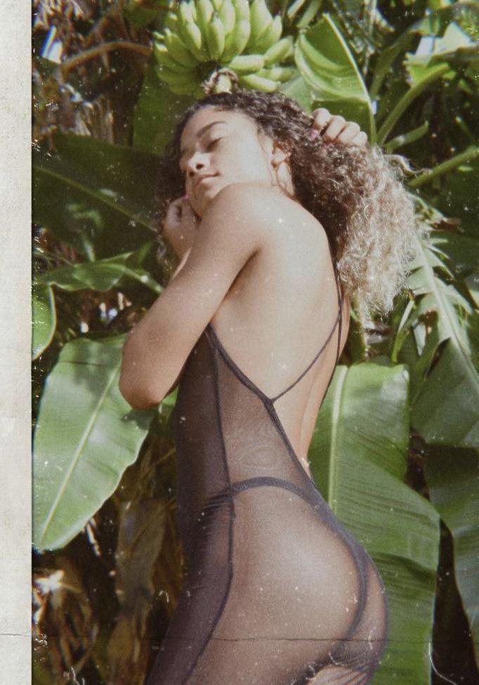 18P Wahyne nude