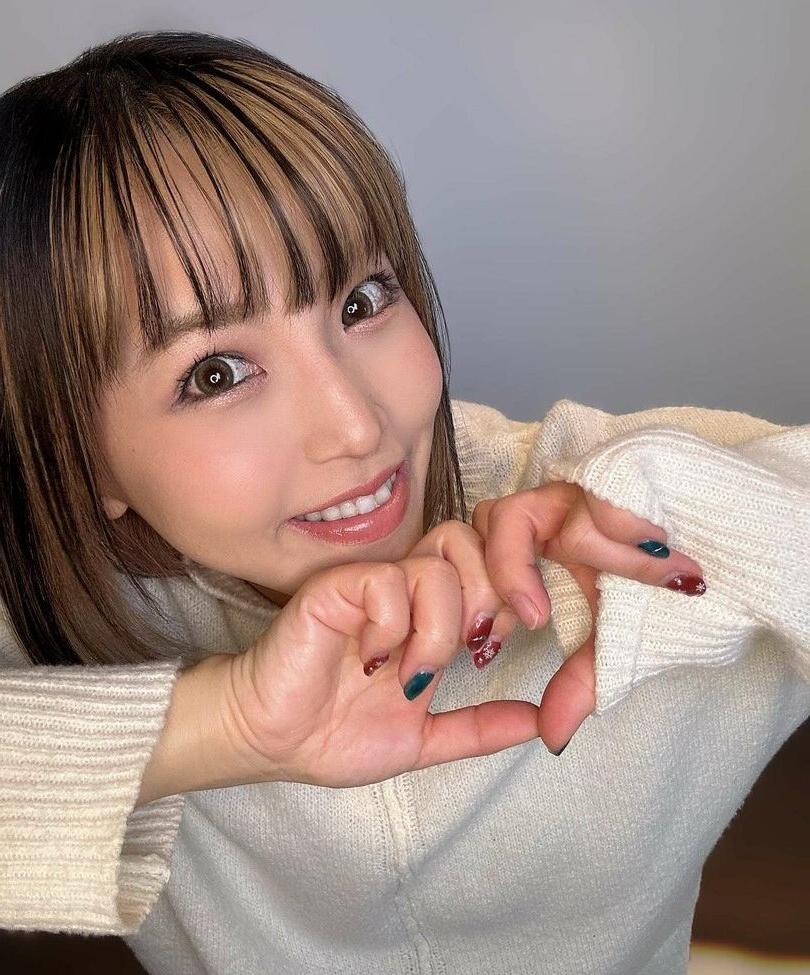 24P Mina Shirakawa nude