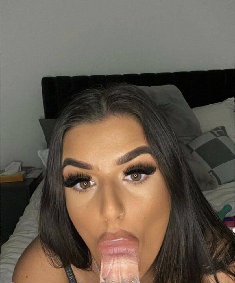 8P Tia 56 nude