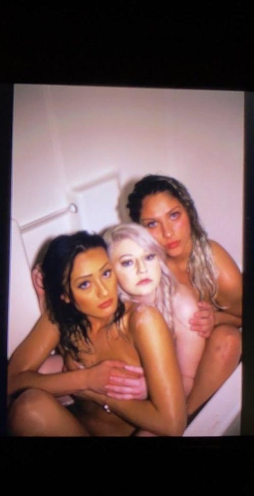 25P Mack & Ronni nude