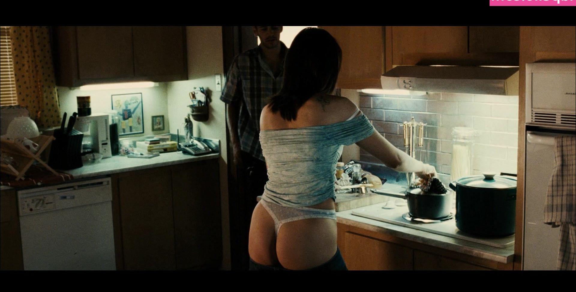 8P Vera Farmiga nude