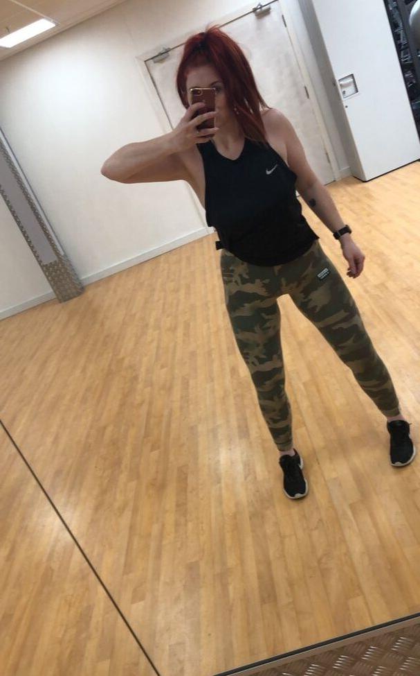 25P Bustyredheadmilf nude