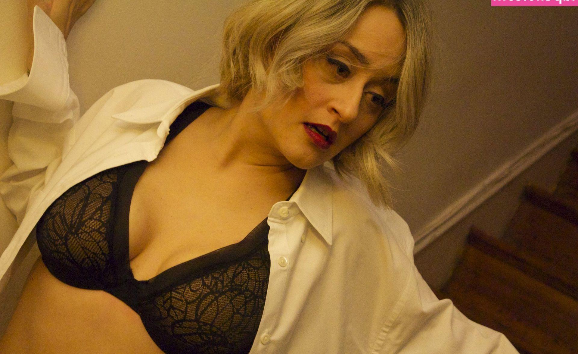 15P Tabetha Wallace nude