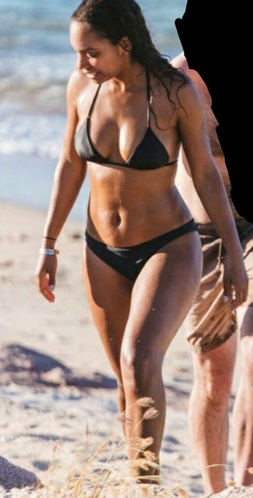 10P Lyndie Greenwood nude