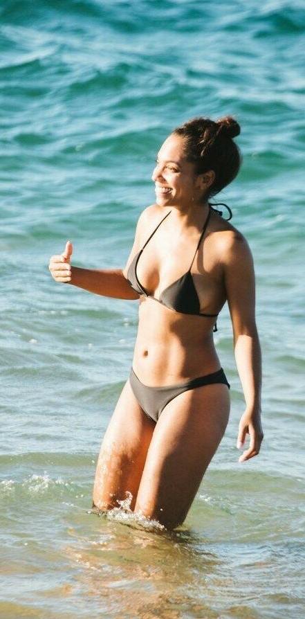 10P Lyndie Greenwood nude