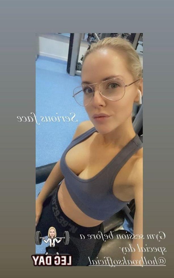 25P Stephanie Waring nude