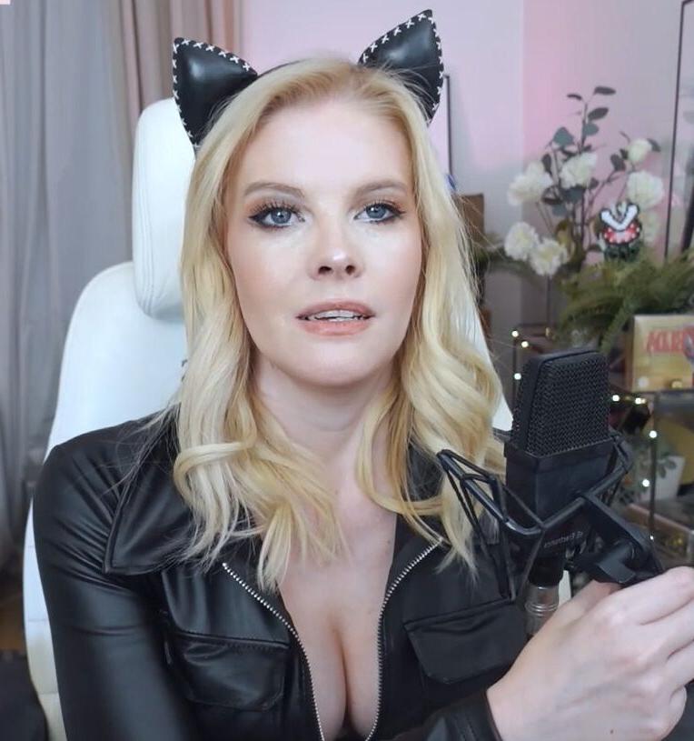 19P Swebliss nude