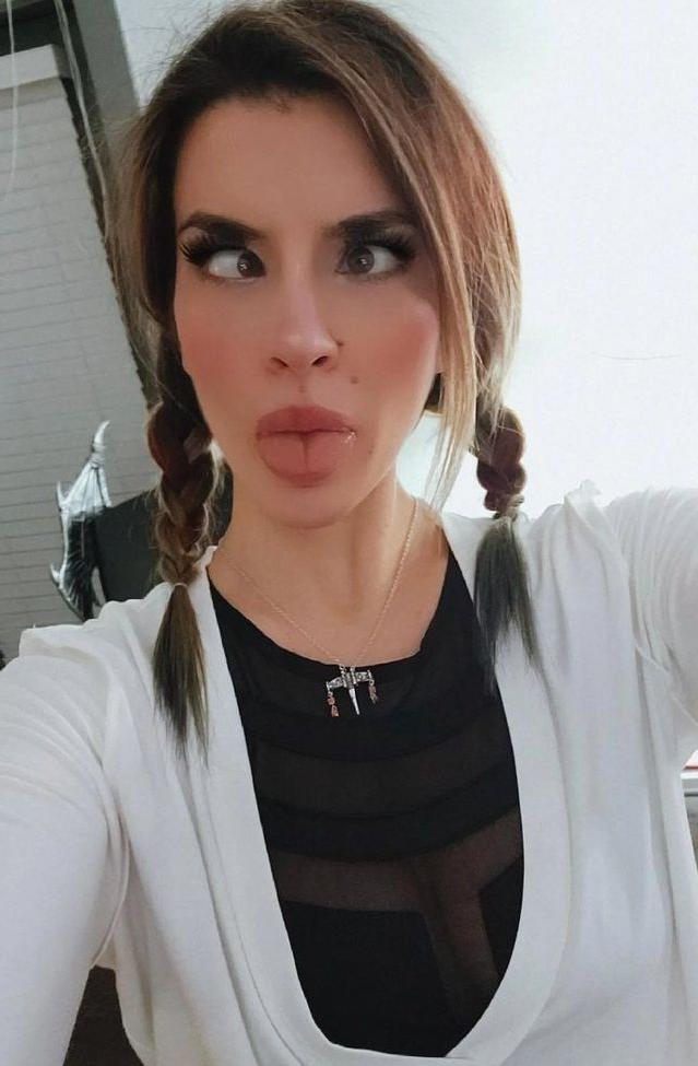 25P Kat Gunn nude