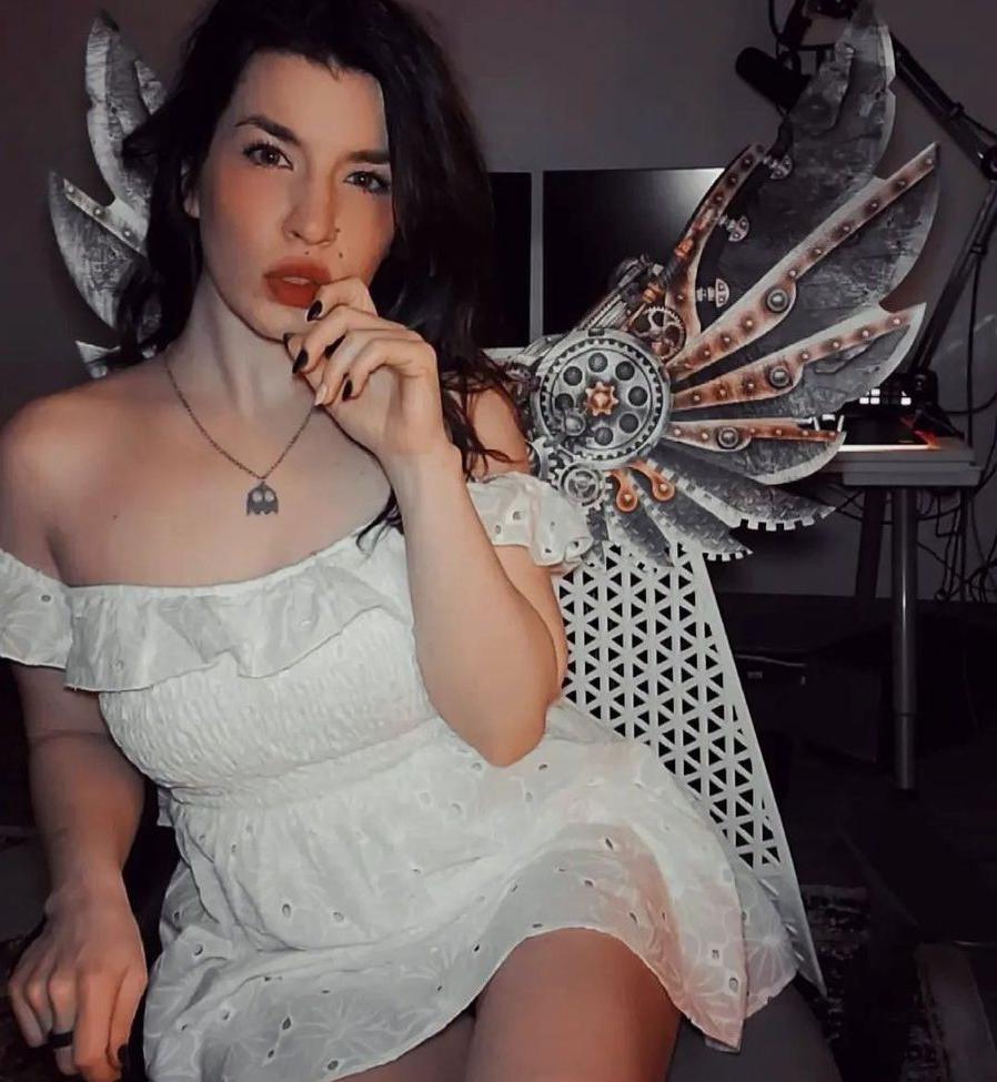 25P Kat Gunn nude