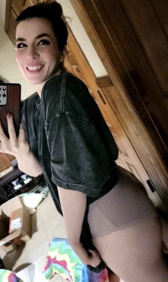 25P Kat Gunn nude