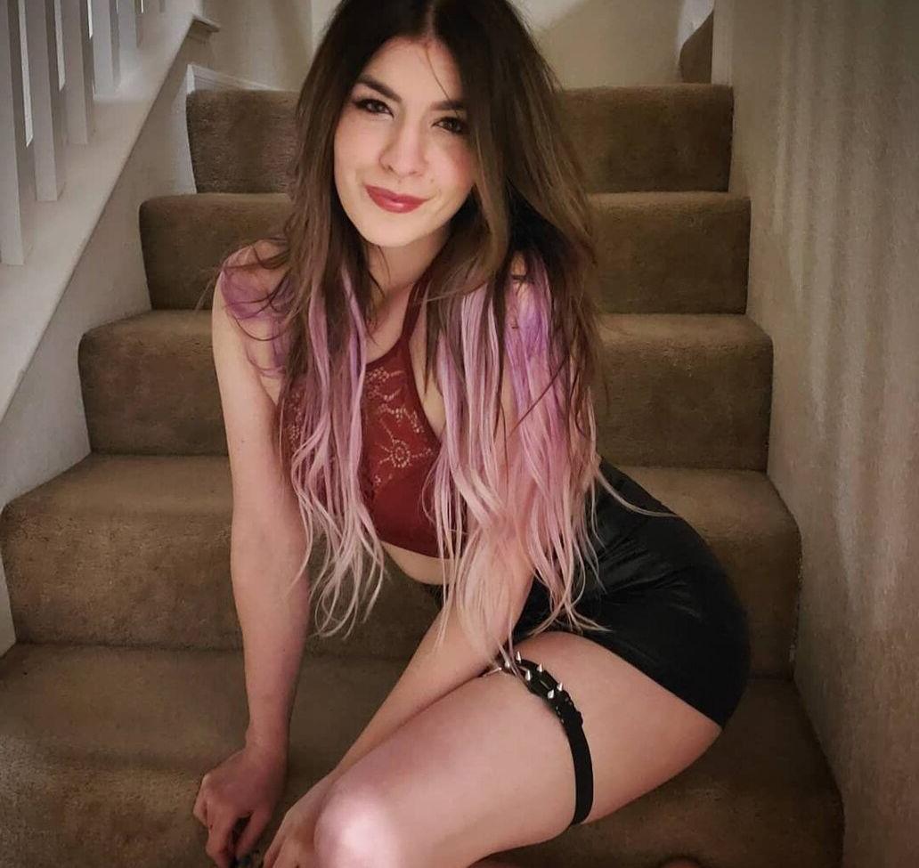 25P Kat Gunn nude