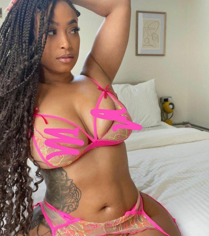 25P Robyn Banks nude