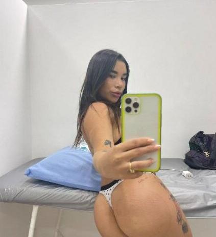 25P Melissa Gutierrez nude