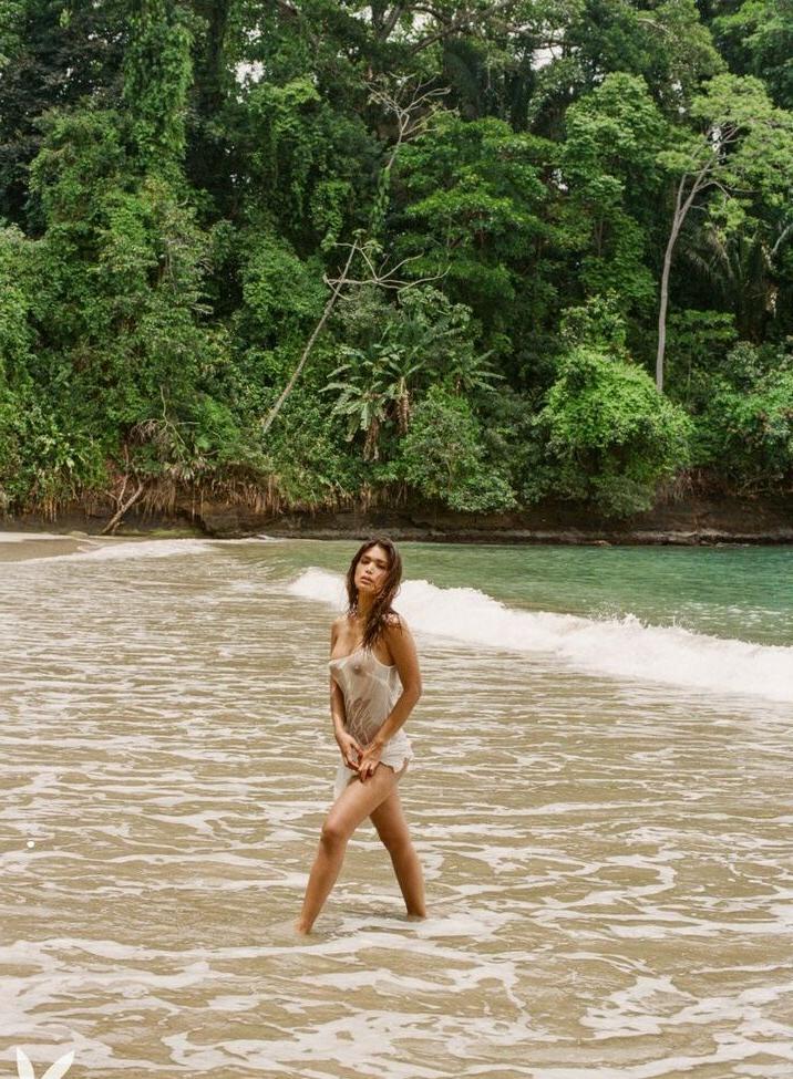 25P Geena Rocero nude