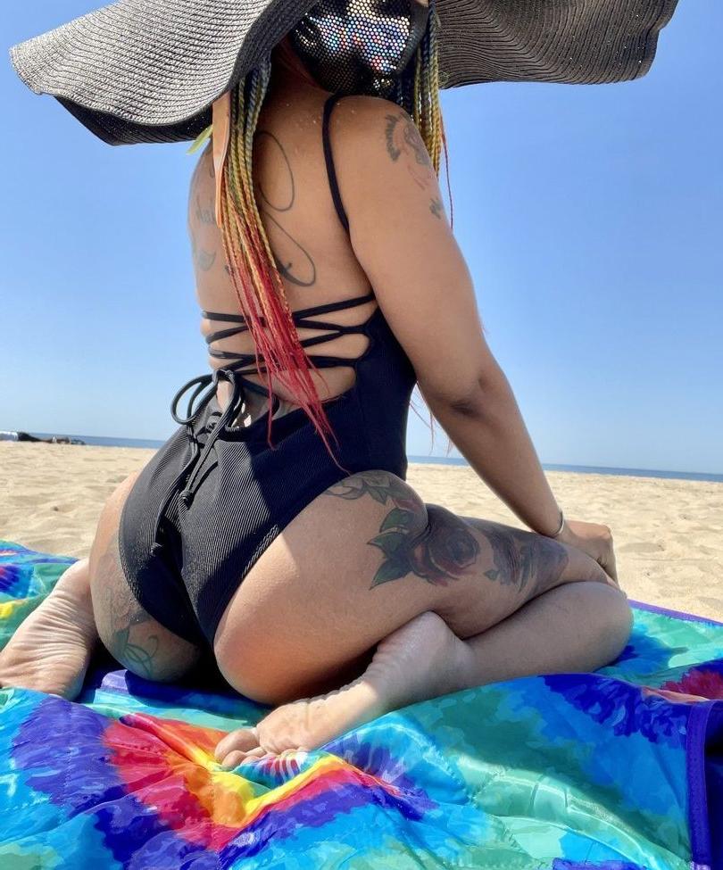 25P Unicornriah nude