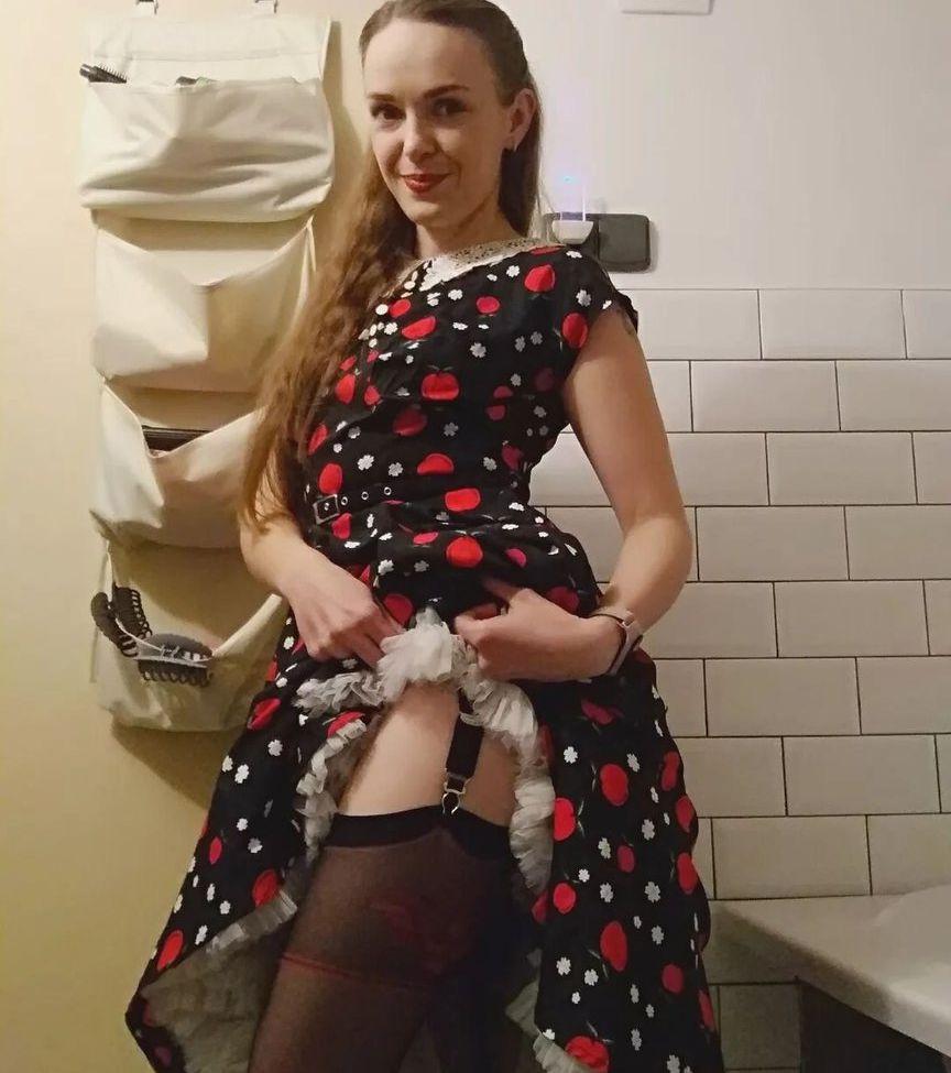 9P Mama_v_sukni nude