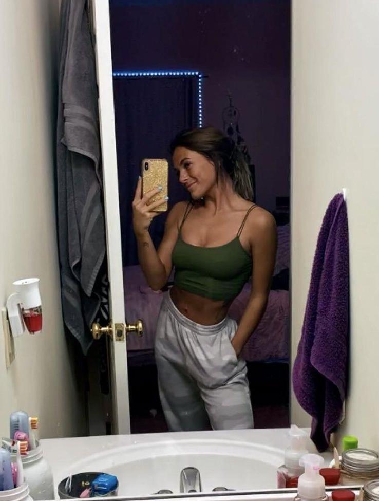 25P Madisyn Hunt nude