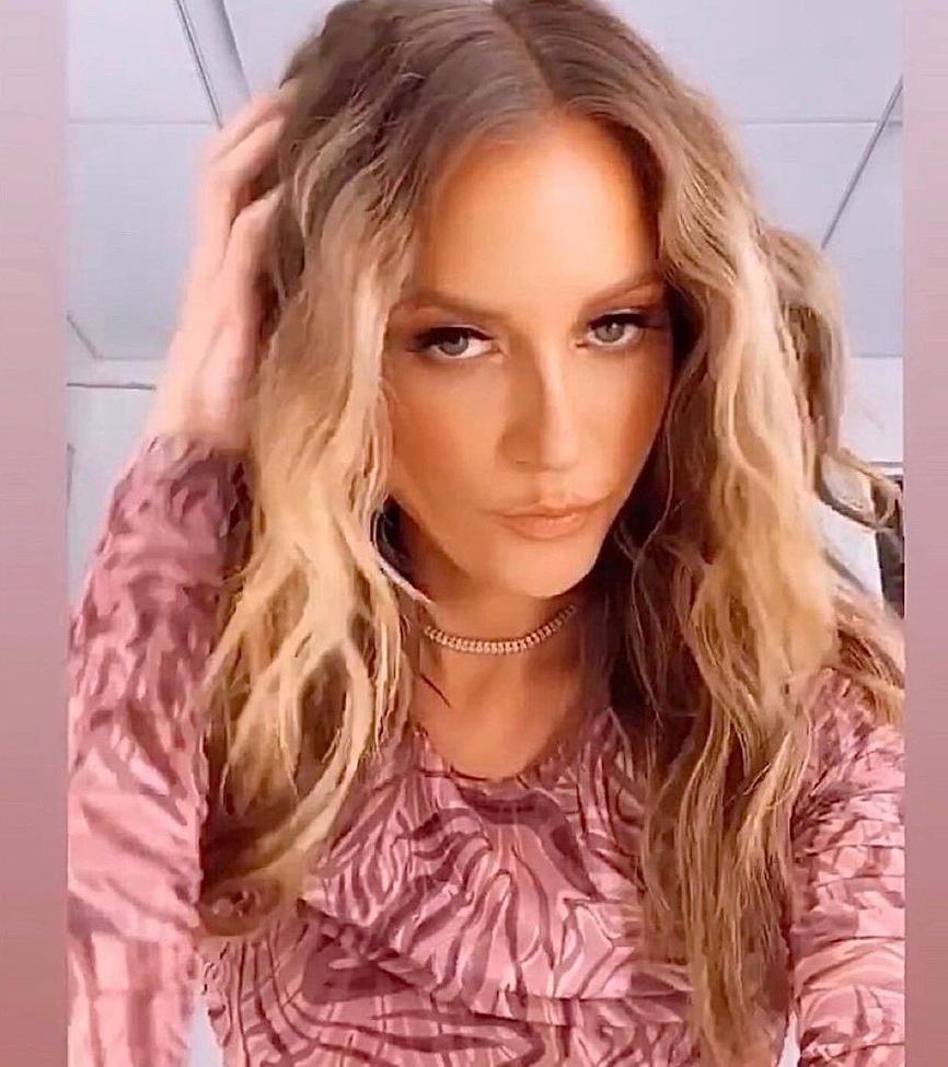 25P Kay Adams nude