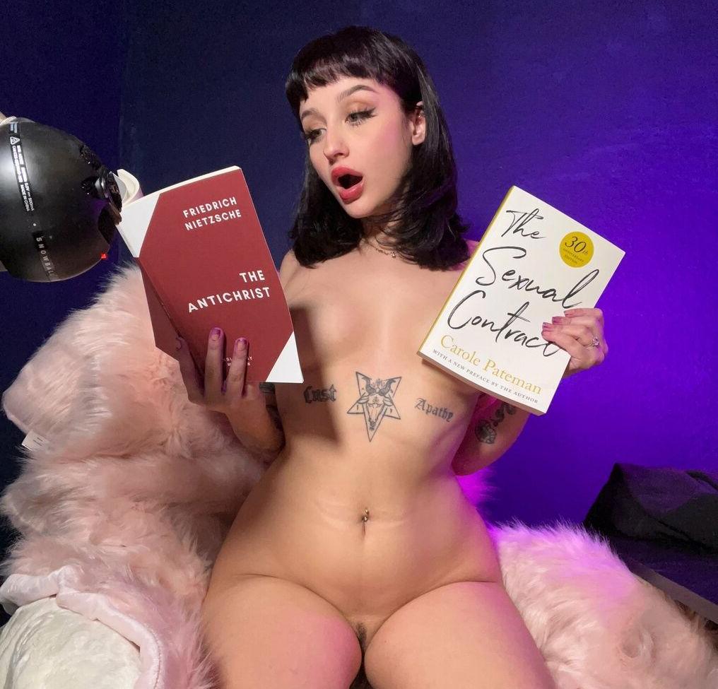 15P G0atgirl nude
