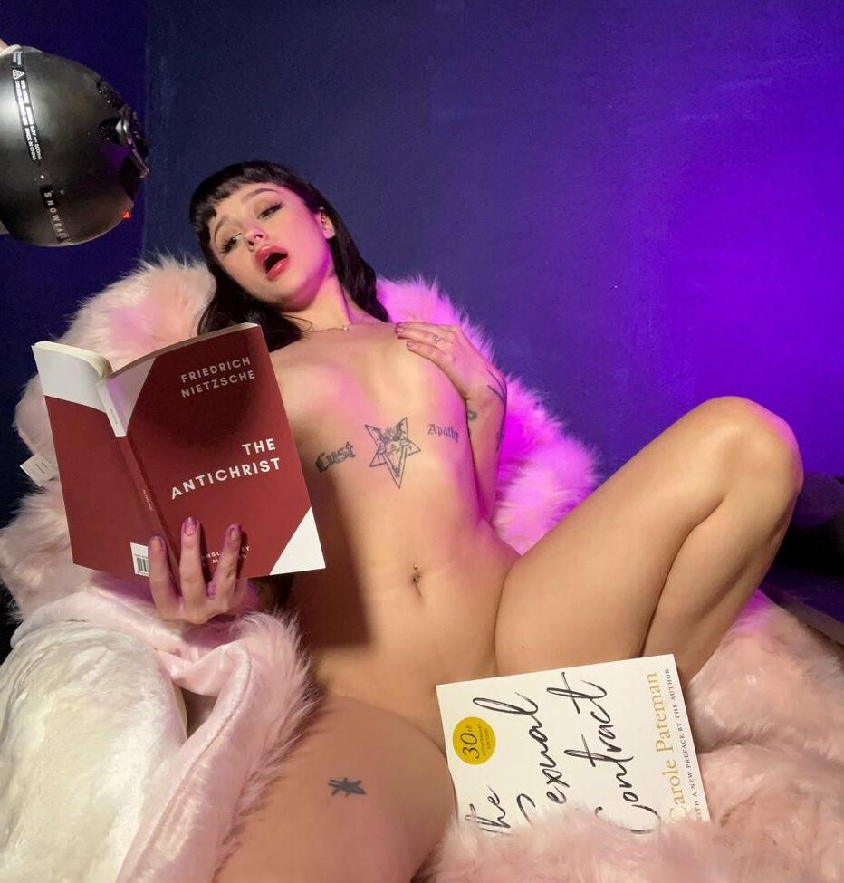 15P G0atgirl nude