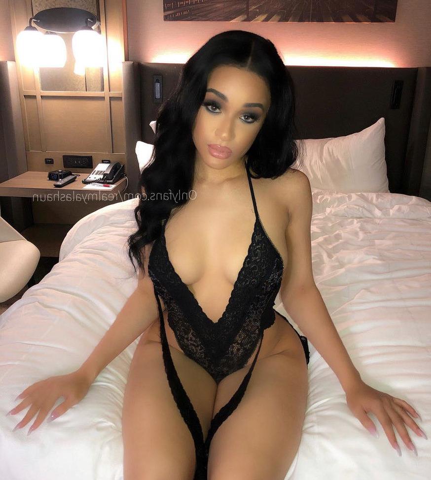 25P Realmyamonroe nude