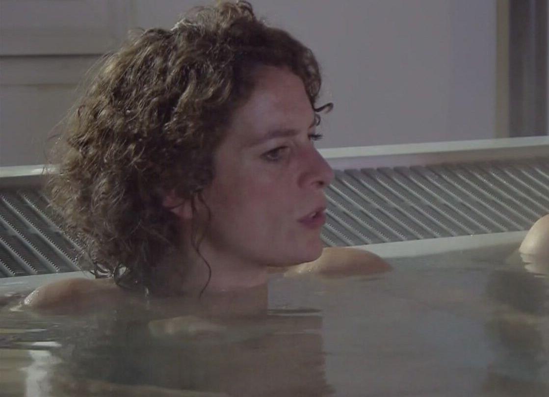 4P Alex Polizzi nude