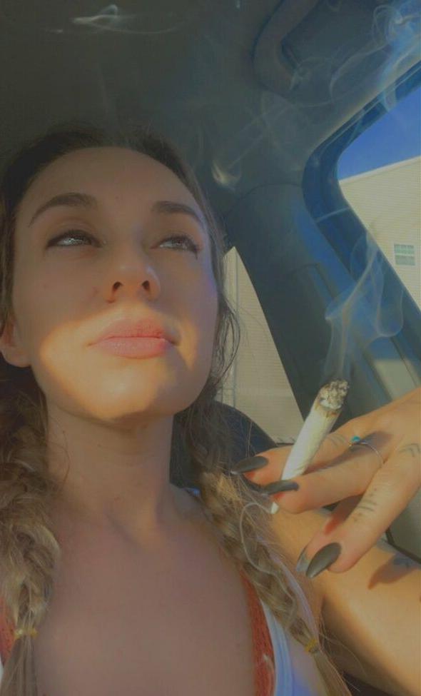 13P Nikkitightlines nude