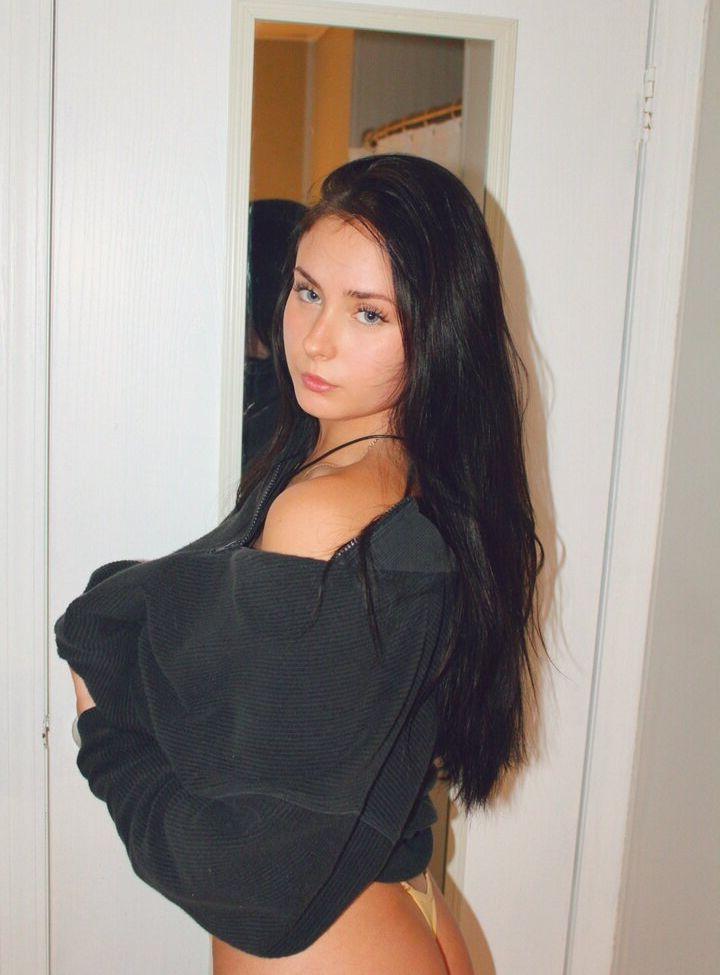 25P Autumn Gordon nude