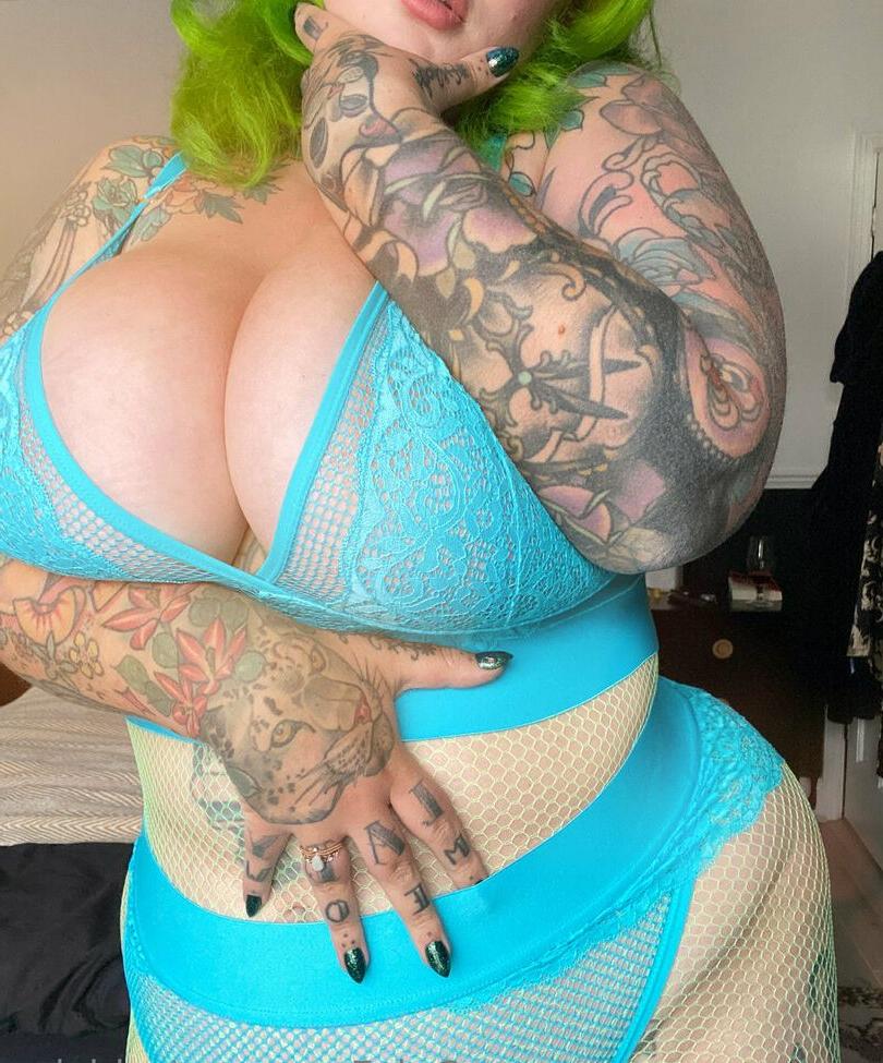 25P GaldaLou nude