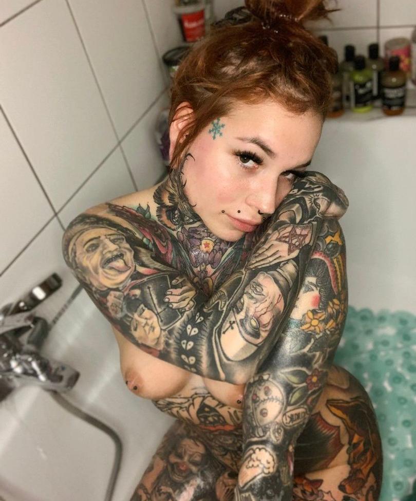 25P Xsatansbarbiex nude
