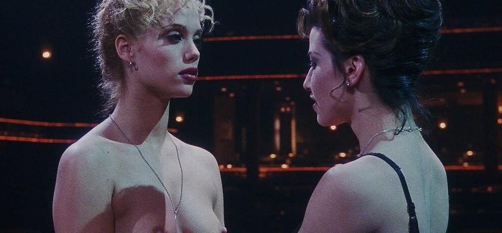 25P Elizabeth Berkley nude