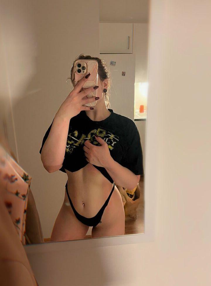 25P Ultrafioletova nude