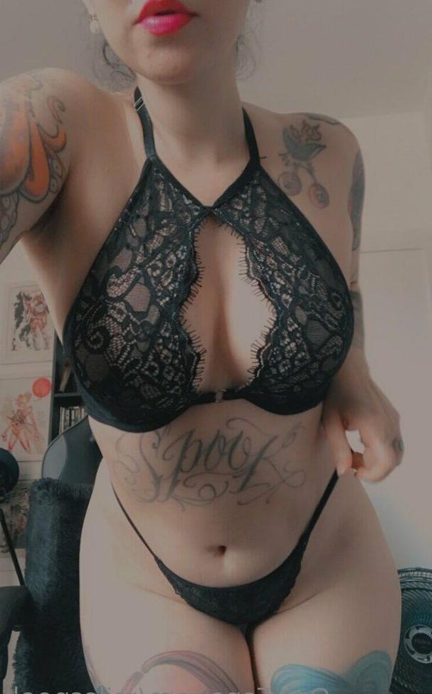 25P Mila Spook nude